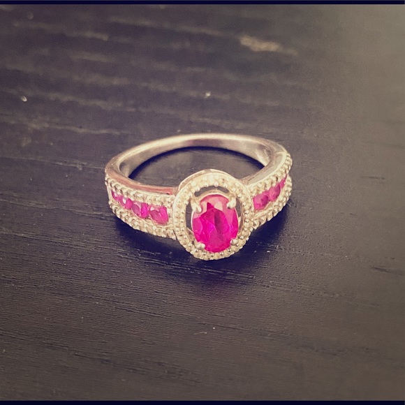 Ruby Ring - Picture 1 of 3